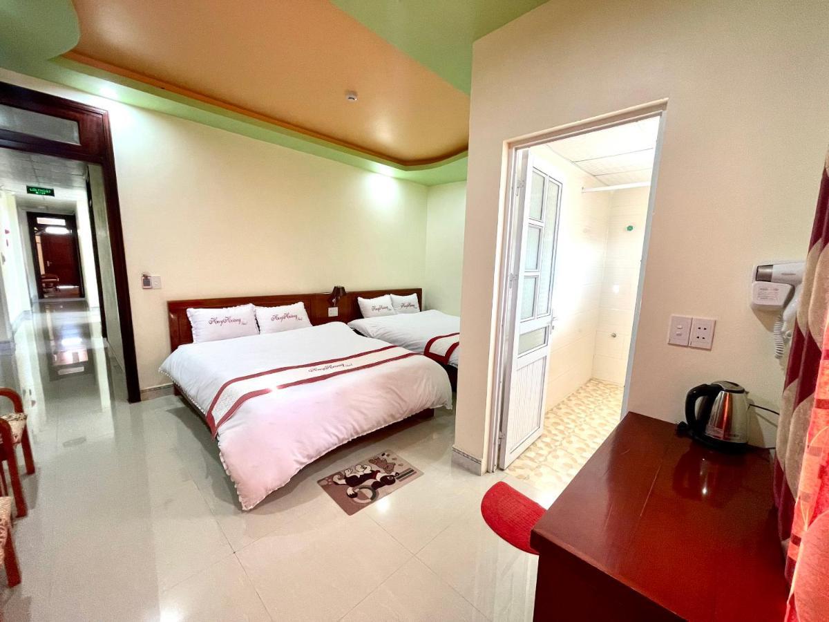 Huy Hoang Hotel Донгван Экстерьер фото
